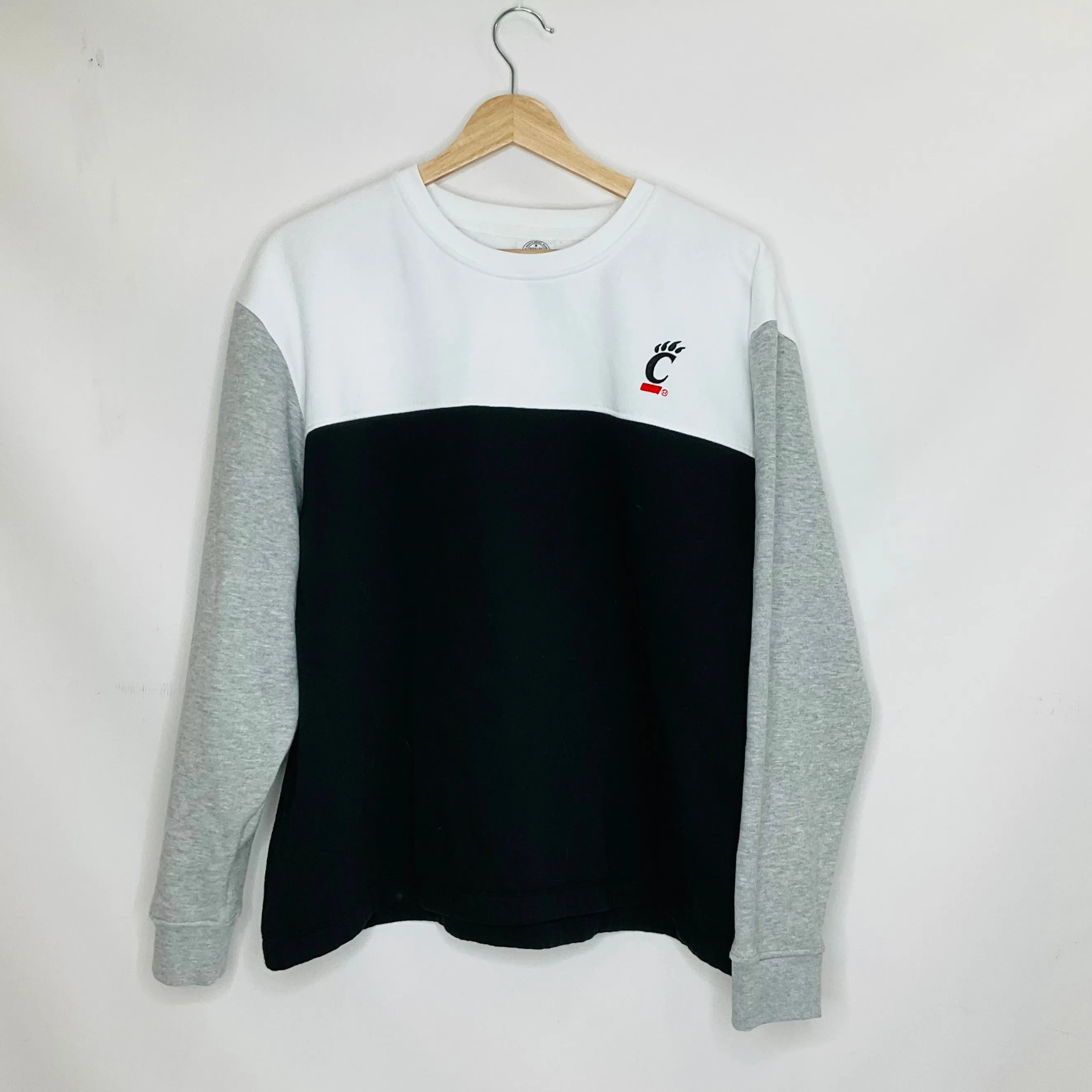 Black & Grey Athletic Sweatshirt Crewneck Clothes Mentor, Size L