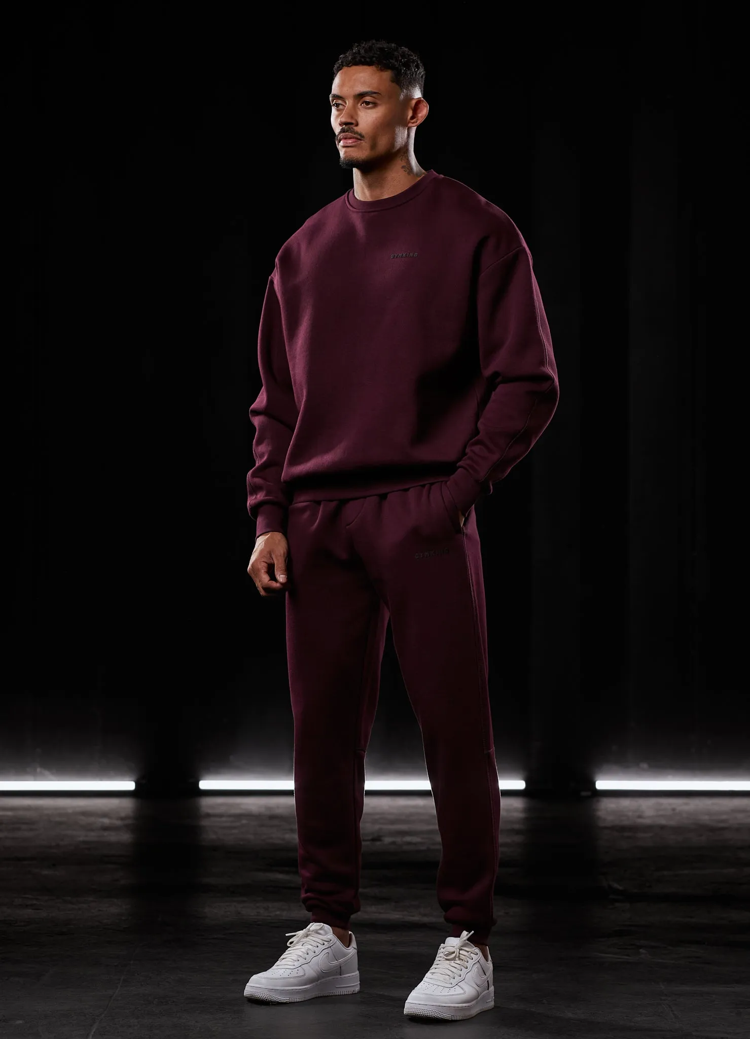 Gym King Outline Print Jogger - Burgundy