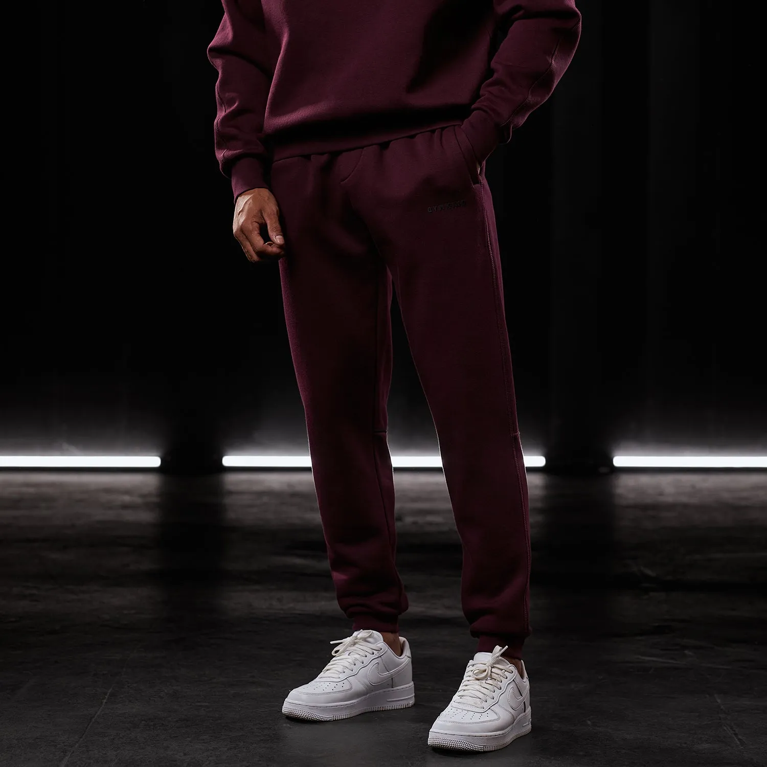 Gym King Outline Print Jogger - Burgundy