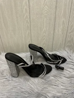 Sandals Heels Block By Clothes Mentor In Black & Silver, Size: 8.5