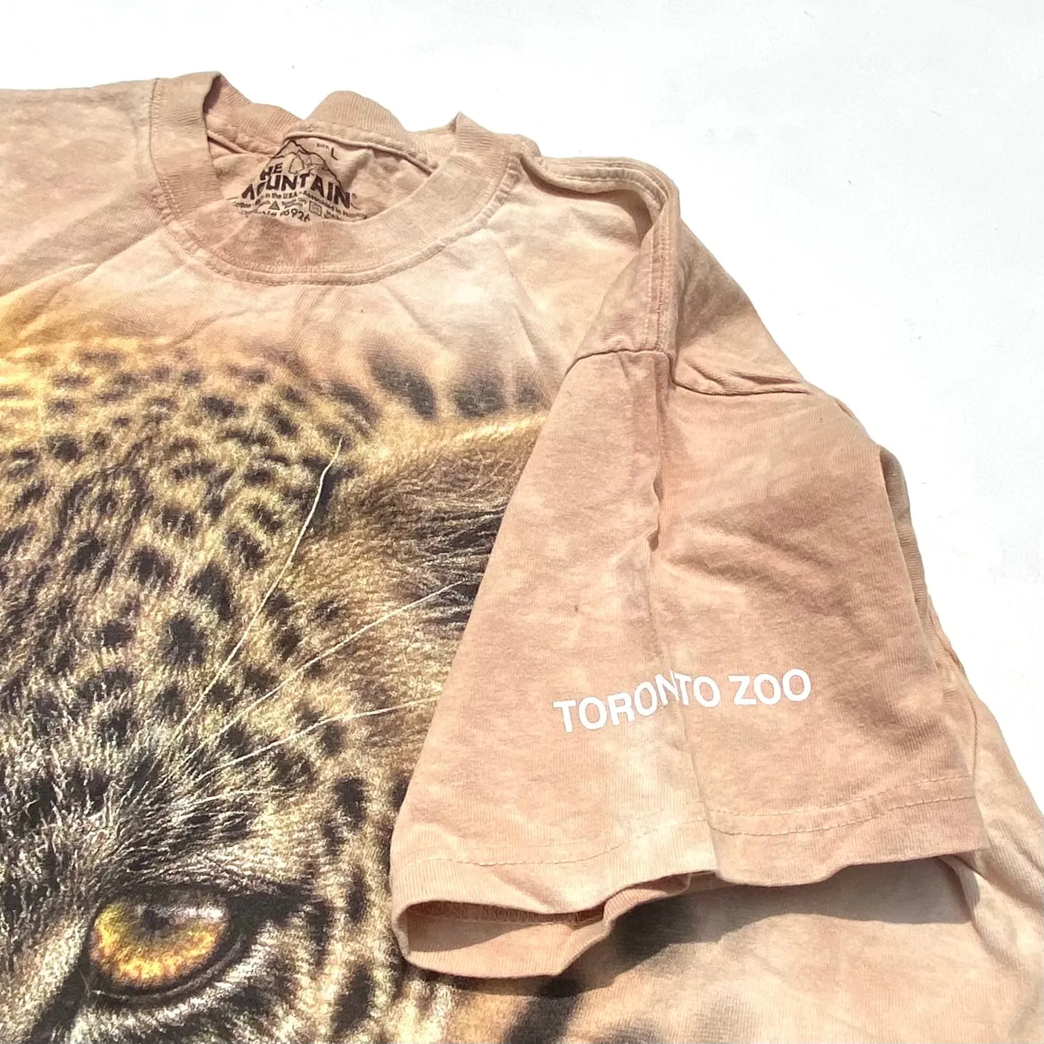 The Mountain, 2011 Toronto Zoo Cheetah Secondhand T-Shirt